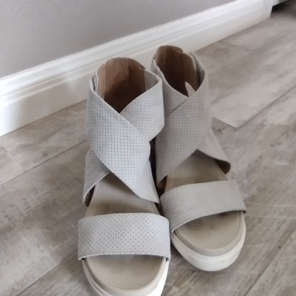 Dr. Scholl's Platform Suede Sandal